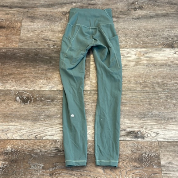 Lululemon leggings EUC size 0 - Picture 3 of 4